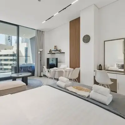 BLVD Retreat - Luxury Oasis with Private Jacuzzi and Iconic Burj Khalifa Views