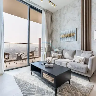 Sky Level 1BR with Lake View and City Glimpse
