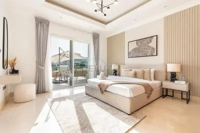 Gallery image of Luxurious Villa with Private Pool, Game Lounge and Minutes from Dubai Marina and JBR Beach, Emirates Hills by Deluxe Holiday Homes in Dubai