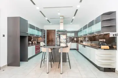 Gallery image of Luxurious Villa with Private Pool, Game Lounge and Minutes from Dubai Marina and JBR Beach, Emirates Hills by Deluxe Holiday Homes in Dubai