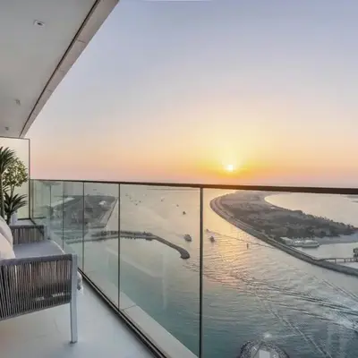 Most Luxurious 2BR Apt Beach Access & Palm View