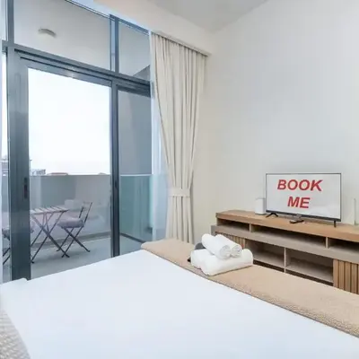 AirDXB - Chic Studio Apartment in Meydan Sleeps 2 with Balcony
