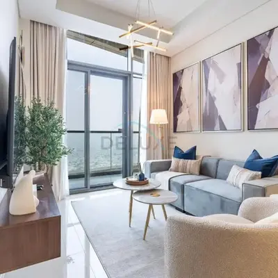 High-Floor Skyline View Near Safa Park and Godolphin Stables with Easy Access to Dubai Mall and Canal
