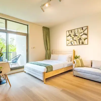Classy Studio in the Heart of Greens