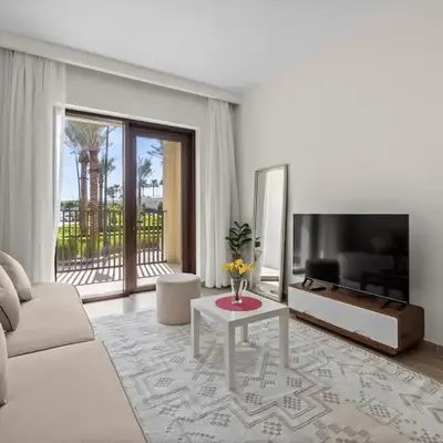 Spacious 1 bedroom in creek beach-Huge Balcony
