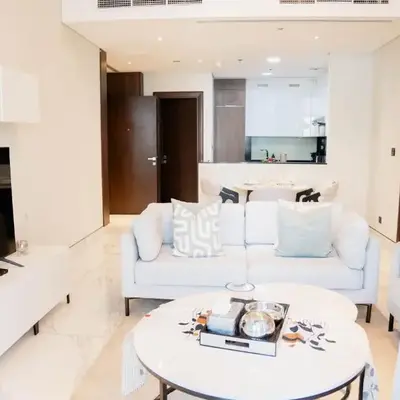 Cozy 1BR with Canal Views in Business Bay