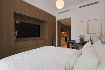 Gallery image of Gracious Studio in Hamilton House, JVC in Dubai