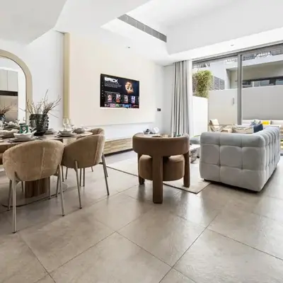 New 2.5 BR Villa With PS5 and Garden Near Dubai Mall