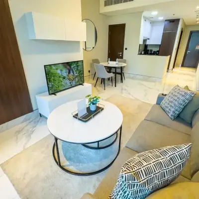 1BR City Escape l Canal & Skyline Views