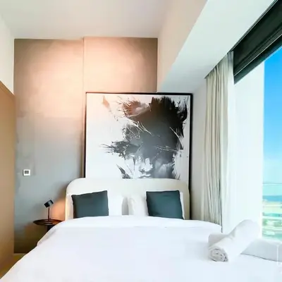 Breathtaking Studio with Balcony & Stunning Views
