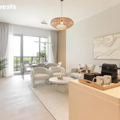 HiGuests - Lavish 2BR Apt with Private Beach Access
