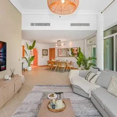 Elegant Private Room at The Palm with Beach & Pool Access