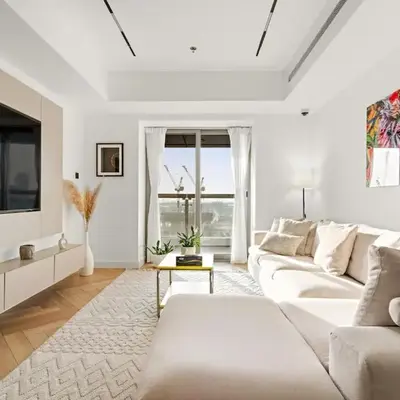 Luxury 2BR in Dubai Marina Balcony