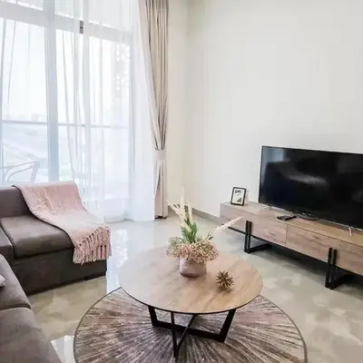 Southside Spacious & Sleek - 2BR