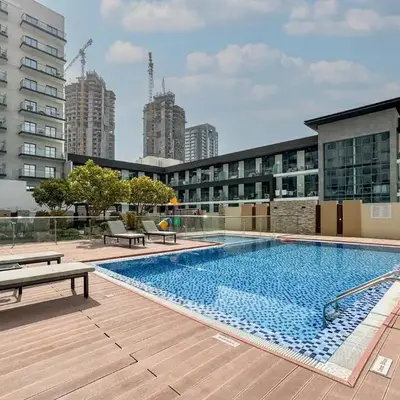 Bright and Stylish 2 Bed Home Opposite Circle Mall