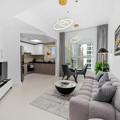 Stylish Apartment with Pool