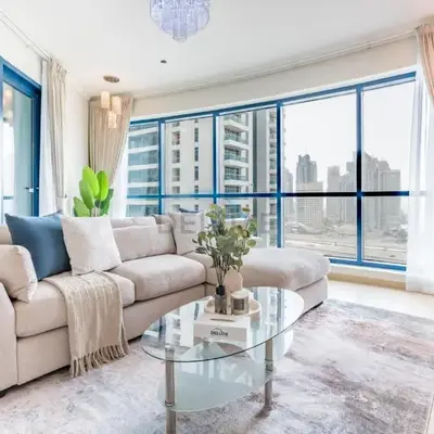 Spacious 1BR Overlooking City Skyline and Marina