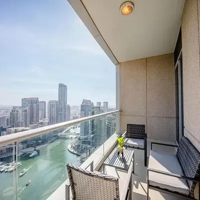 Bright 3BR with Maid