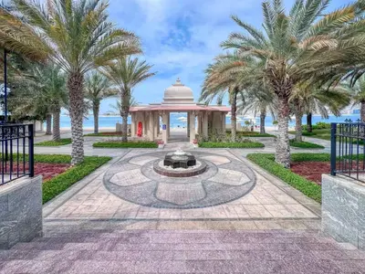 Gallery image of Vogue Palm Jumeirah Grandeur Residence near Atlantis The Palm and Nakheel Mall, Three Bedroom Plus Kids Room Apartment with Huge Private Sea-view Terrace and Private Beach Access, Get 30 percents off Zabeel Saray Dining in Dubai