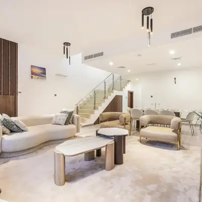 FIRST CLASS VILLA Tranquility Meets Luxury