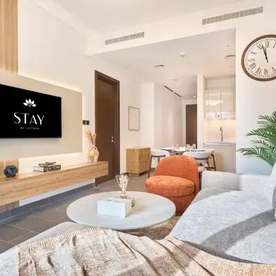 STAY BY LATINEM Luxury 1BR and Study Holiday Home CC 2808 Near Downtown