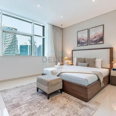 Walking Distance to Bay Avenue Mall