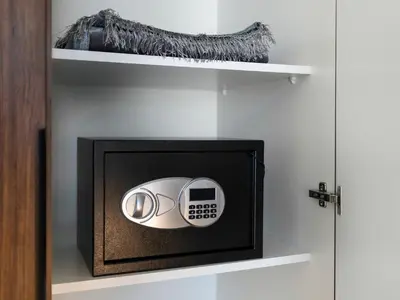 a door with a door knob and a clock on it at Modern Jumeirah Apartment Near Beach in Dubai