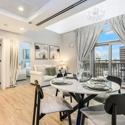 FIRST CLASS 2BR Luxe & Lively Living