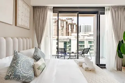 Gallery image of Stylish New Studio Sleeps up to 2 guests I Pool I Padel Court I Close to Supermarket, Restaurant, Cafes I A Prime, Walkable Location I Meydan I Near Downtown in Dubai