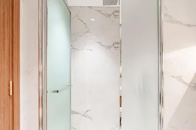 Gallery image of Stylish New Studio Sleeps up to 2 guests I Pool I Padel Court I Close to Supermarket, Restaurant, Cafes I A Prime, Walkable Location I Meydan I Near Downtown in Dubai