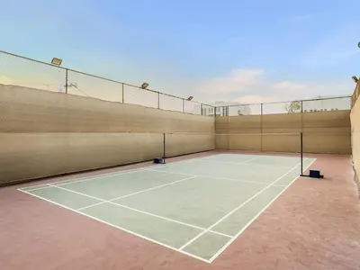 Gallery image of FIRST CLASS 1BR Opulent Hideaway in Dubai