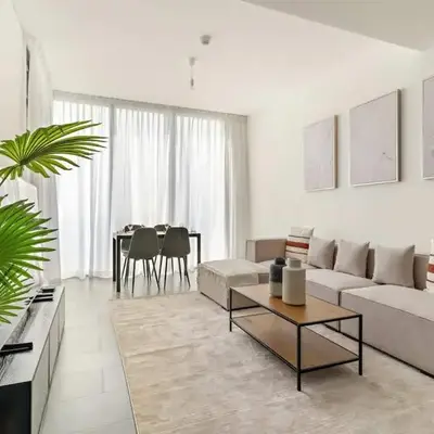 Spacious 2BR in The Crest with pool and gym