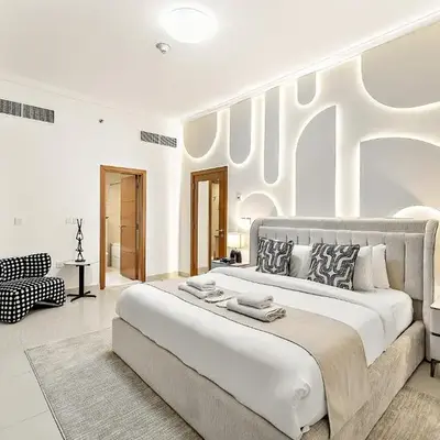 Elegant 2BR with Panoramic Marina View