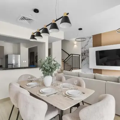 Luxury 4BR Villa Free Malibu Beach Access