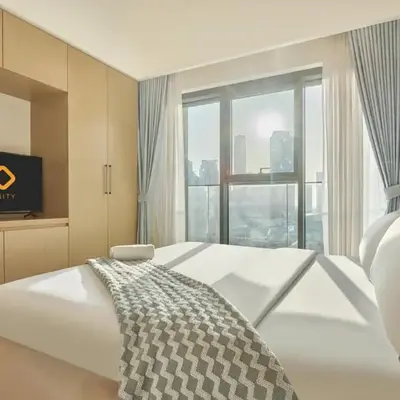 Luxury 2BR with Balcony