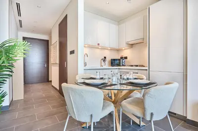 Gallery image of STAY BY LATINEM Luxury 1BR Holiday Home CB 3506 Near Burj Khalifa in Dubai