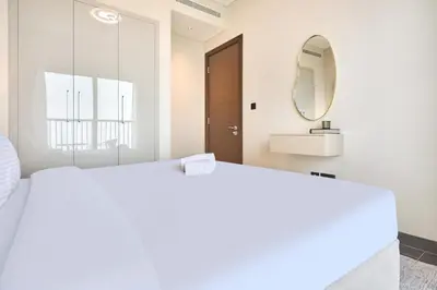 Gallery image of STAY BY LATINEM Luxury 1BR Holiday Home CB 3506 Near Burj Khalifa in Dubai