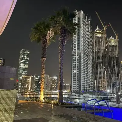 DAMAC - Bays Edge 1BR - Burj Khalifa Views & Pool