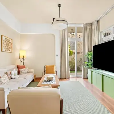 FIRST CLASS VILLA Modern Comfort & Style
