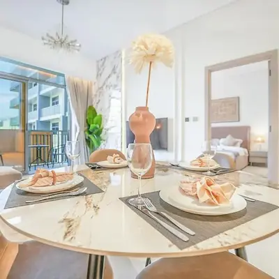 EasyGo - Modern 1BR with Balcony & Amenities in Arjan