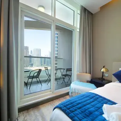King Bed Suite - Canal Views - Pool