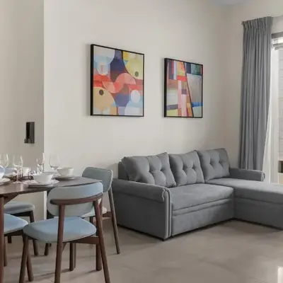Stylish 1-Bedroom with Balcony & Amenities in Marina