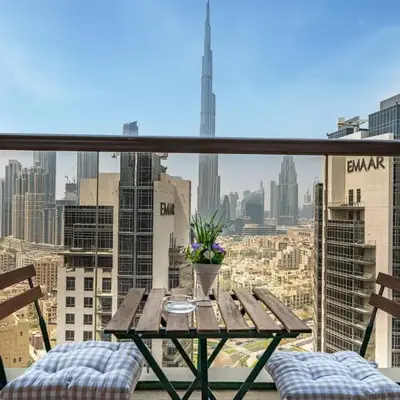 Front Burj View - 6min to Dubai Mall - Pool - Gym