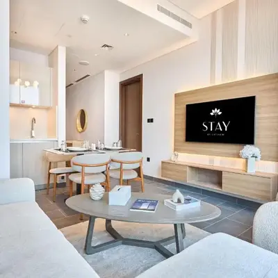 STAY BY LATINEM Luxury 1BR Holiday Home CB 3813 Near Burj Khalifa
