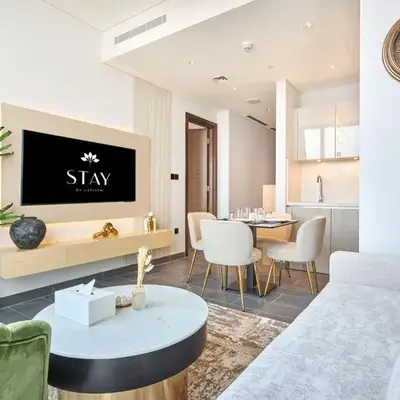 STAY BY LATINEM Luxury 1BR Holiday Home CB 3602 Near Burj Khalifa