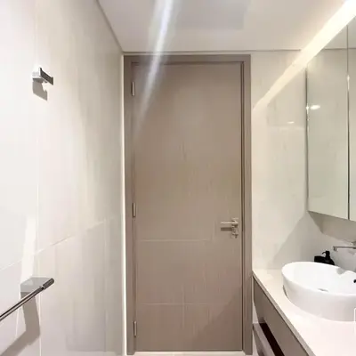 Luxury Canal-View Retreat l 3BR with Balcony & Pool