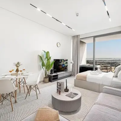 Studio Apartments with Private Jacuzzi - Spa - Cold Plunge - Gym in Business Bay