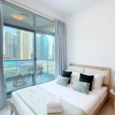 1BR City Escape at Marina Residence Pool & Gym
