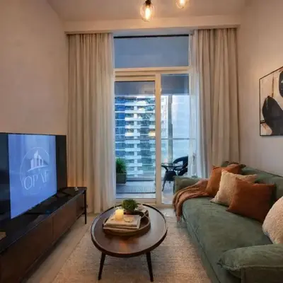 Modern 1BR Apt - Canal View