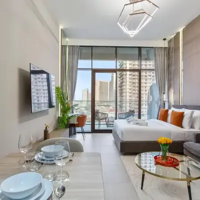 Chic & Sleek Studio in Westwood Grande